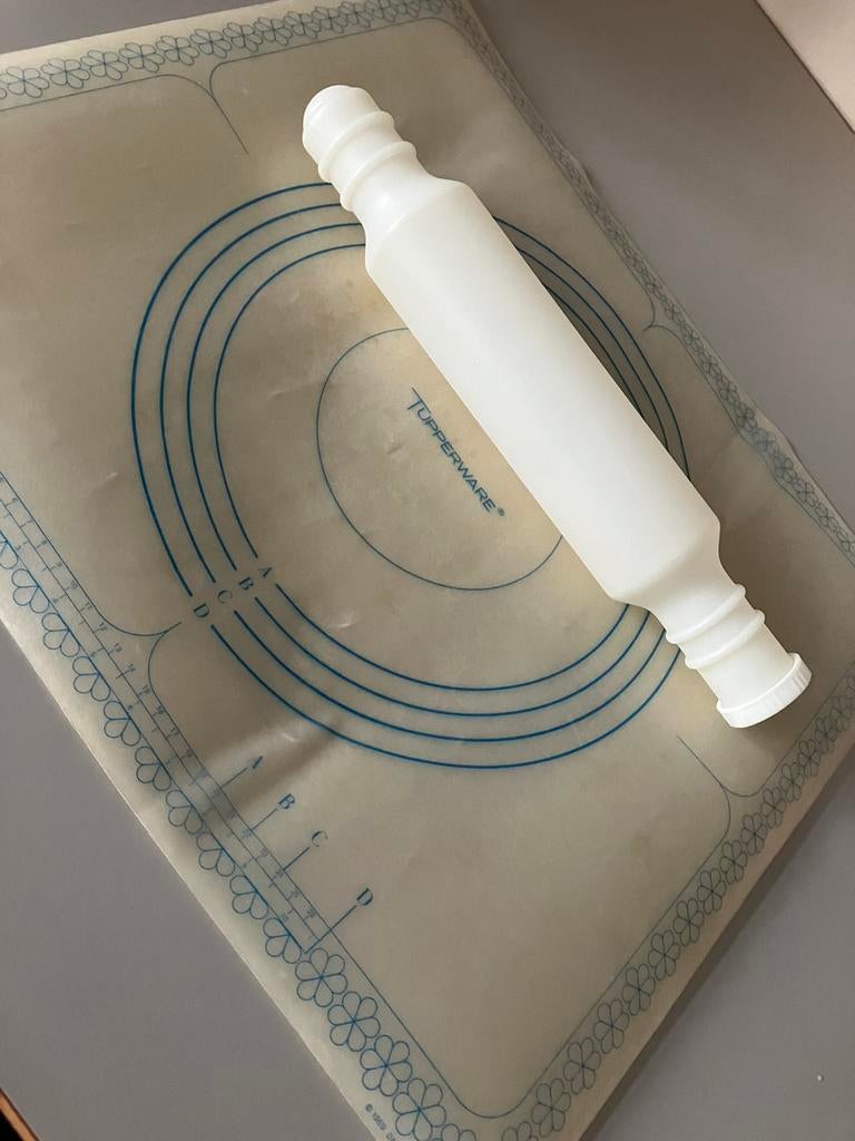 TUPPERWARE deegrol + matje., Huis en Inrichting, Ophalen of Verzenden