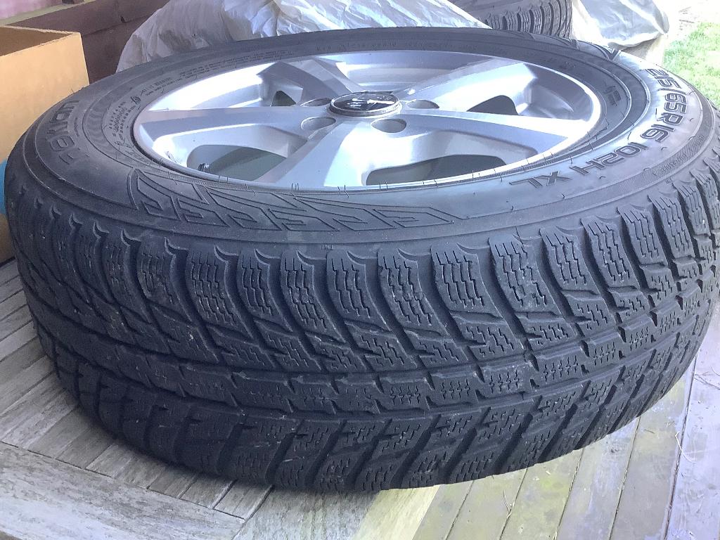 winterbanden met velg nissan quasqai 4 stuks prima staat, Ophalen, Winterbanden, Banden en Velgen