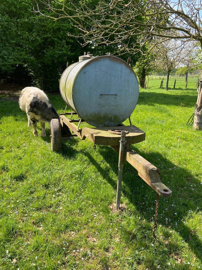 Watervat met drinkbak voor dieren, L