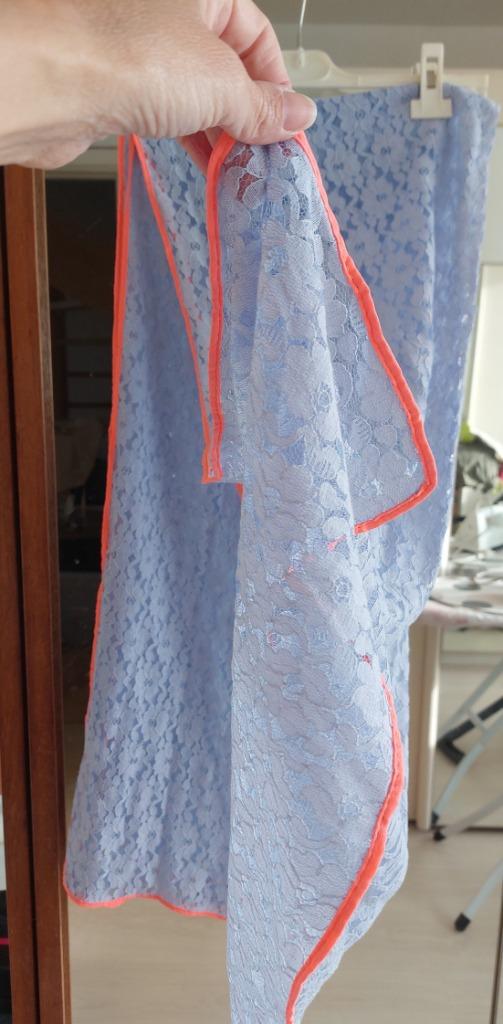 Écharpe étole dentelle bleu jean ciel bord fluo rose 70x190, Vêtements | Femmes, Bonnets, Écharpes & Gants, Sans, Enlèvement ou Envoi