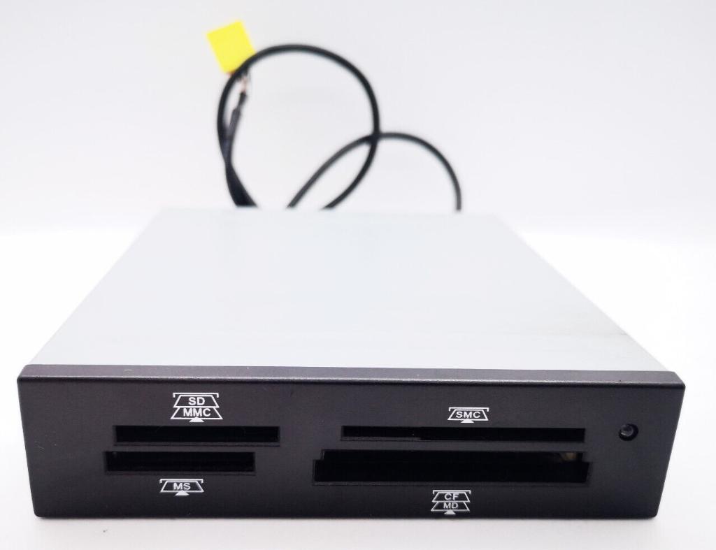 Card reader 8 in 1 GO-C81LAR, Computers en Software, Ophalen of Verzenden, Gebruikt, Packard bell
