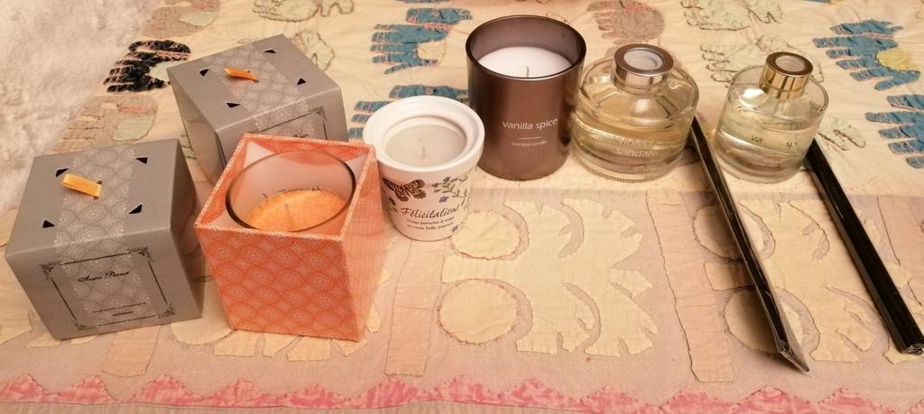 Ensemble de 5 bougies et 2 diffuseurs de parfum, Ophalen of Verzenden, Zo goed als nieuw, Hout, Kaars