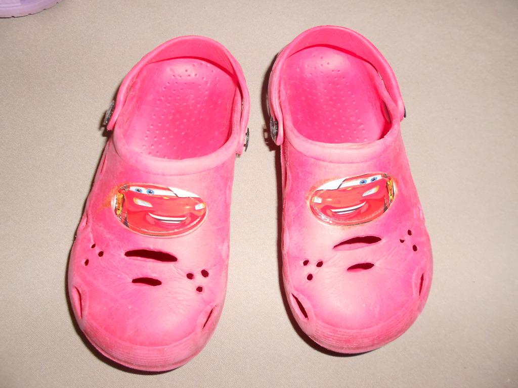 maat 26-27 Crocs van Cars, Enlèvement ou Envoi, Comme neuf