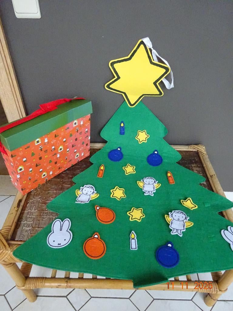 Nijntje kerstboom vilt, in bewaarkoffer afmeting 75 x 100 cm, Ophalen of Verzenden