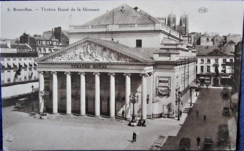 POSTKAART- BRUSSEL, DE MUNTSCHOUWBURG., Verzamelen, Ophalen of Verzenden, Ongelopen, Brussel (Gewest)