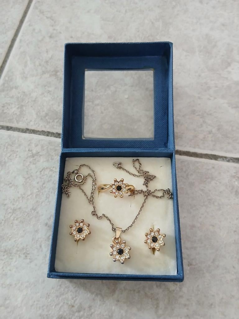 Set oorbellen, ring & ketting, Enlèvement ou Envoi, Comme neuf