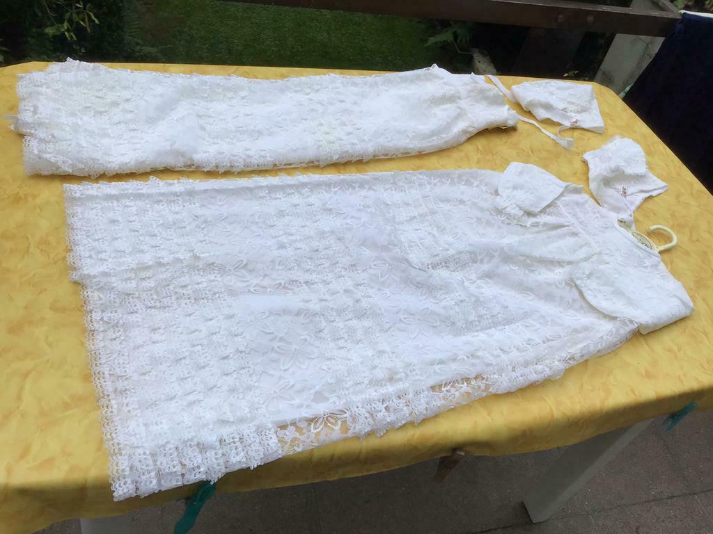 Robes de baptême neuve en dentelle ( 2 ) avec bonnet, Enfants & Bébés, Neuf