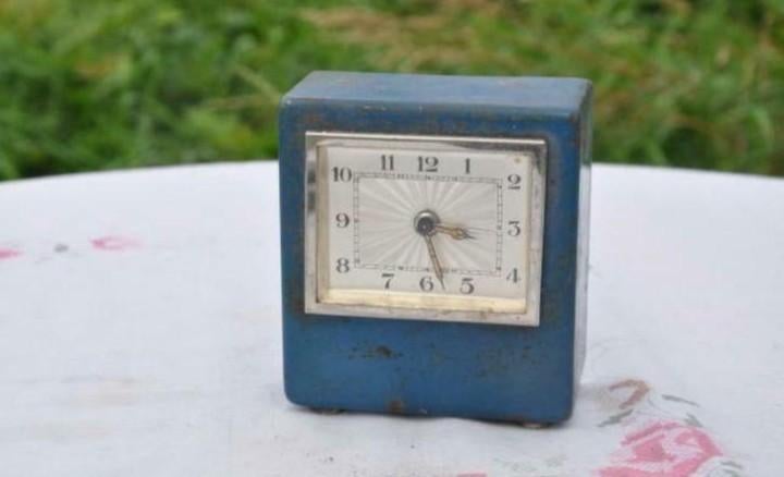 § reveil tirelire vintage metal bleu, Antiquités & Art, Enlèvement ou Envoi