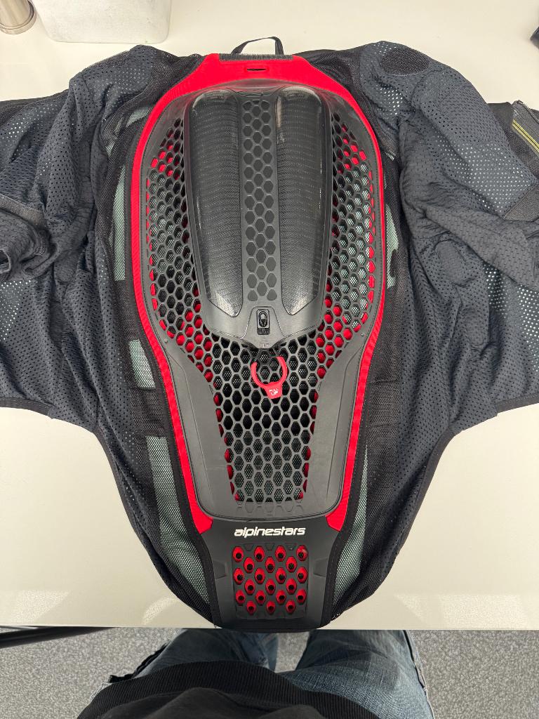 Airbag tech l’air 7x alpinestar, Motoren, Kleding | Motorkleding, Ophalen