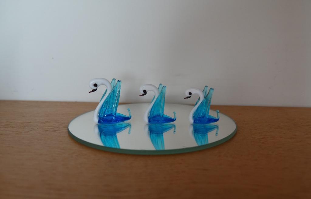 Murano ambachtelijk glaswerkje: 3 zwaantjes op ronde spiegel, Antiek en Kunst, Ophalen of Verzenden