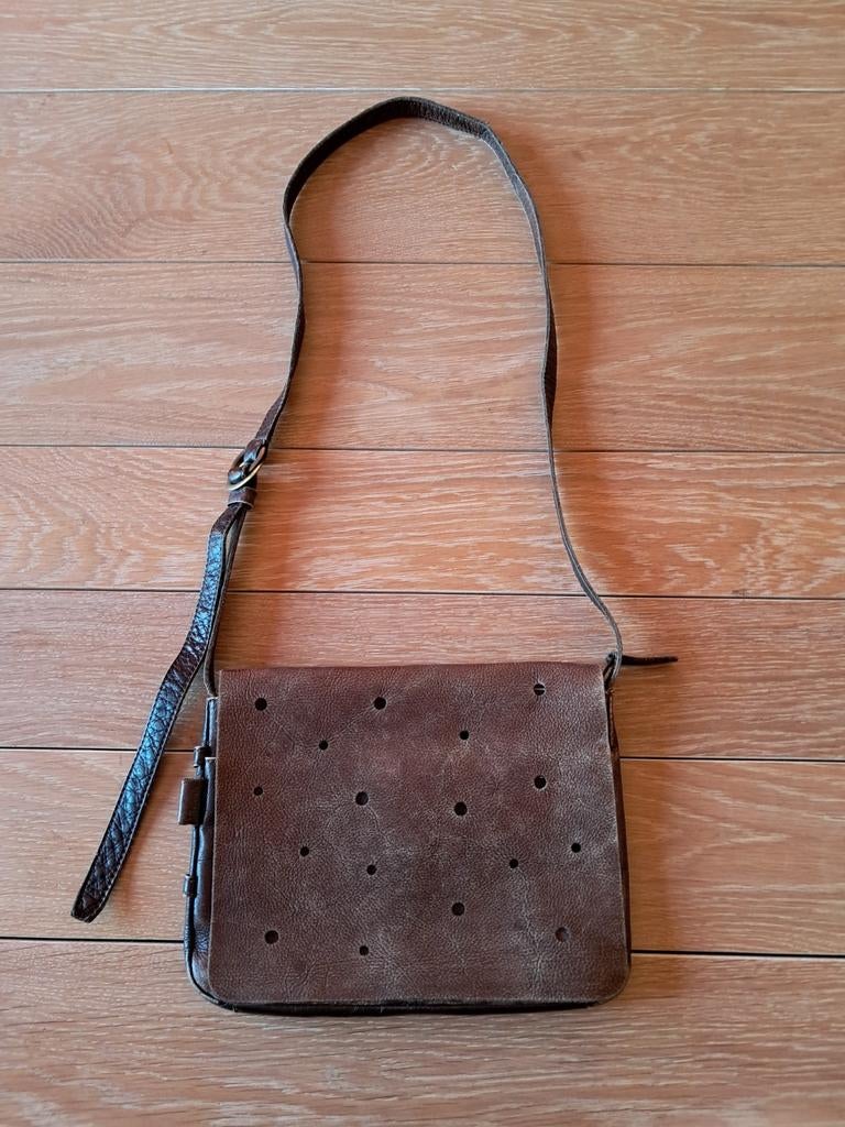 Tibaná bruine leren schoudertas, Handtassen en Accessoires, Tassen | Schoudertassen, Gebruikt, Overige merken, Bruin, Leer, Ophalen of Verzenden