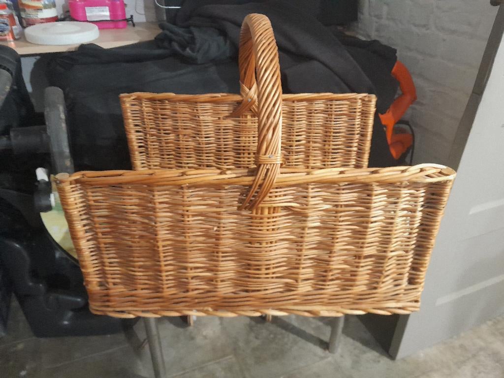 Panier en osier artisanal, Maison & Meubles, Accessoires pour la Maison | Plataux & Paniers, Enlèvement, Osier, Panier