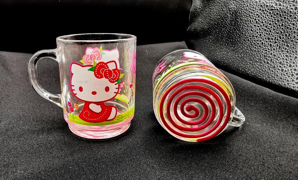 Lot de 2 tasses en verre Hello Kitty - Luminarc, Ophalen of Verzenden, Overige stijlen, Kop(pen) en/of Schotel(s), Glas