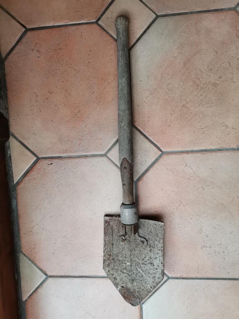 pelle de tranchée ancienne, Enlèvement ou Envoi