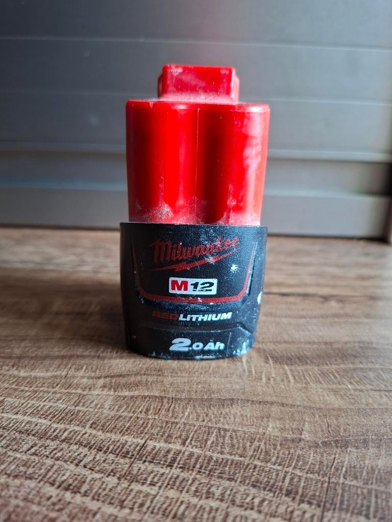 Batterie Milwaukee 2.0 Ah, Comme neuf