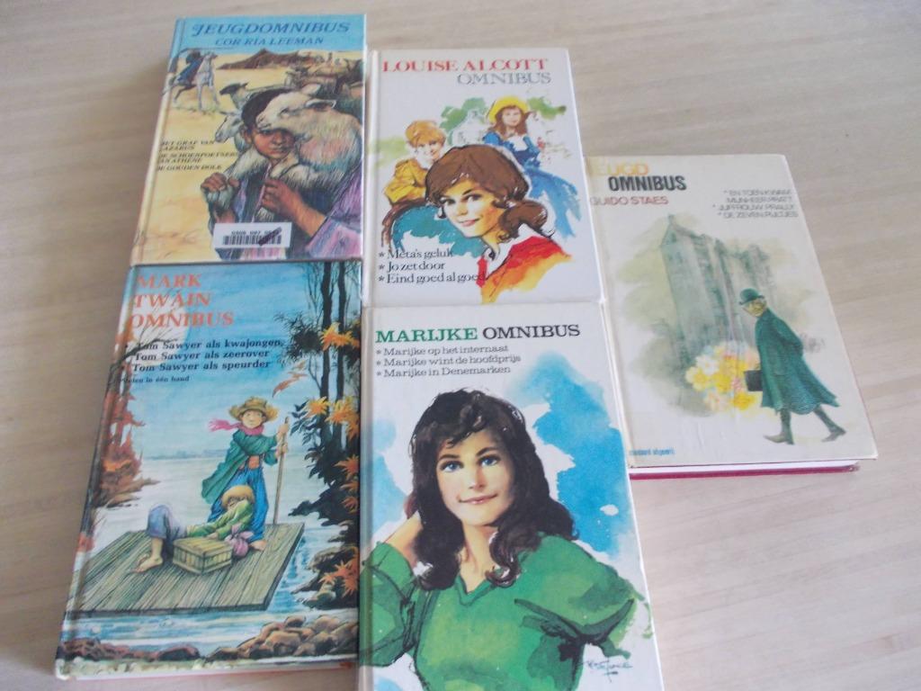 Boeken, Jeugdomnibus voor Jongeren vanaf 10 jaar en Ouder., Ophalen of Verzenden, Zo goed als nieuw, Fictie