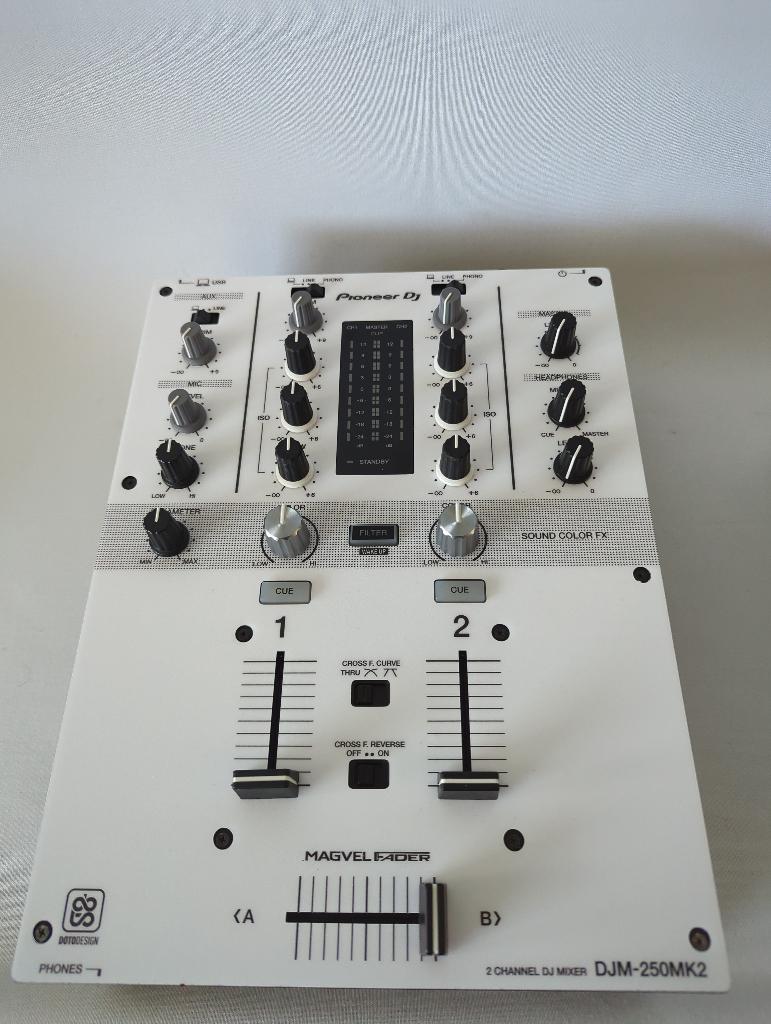 Pioneer DJ DJM-250 MKII mixer met Decksaver, Muziek en Instrumenten, Ophalen of Verzenden, Zo goed als nieuw