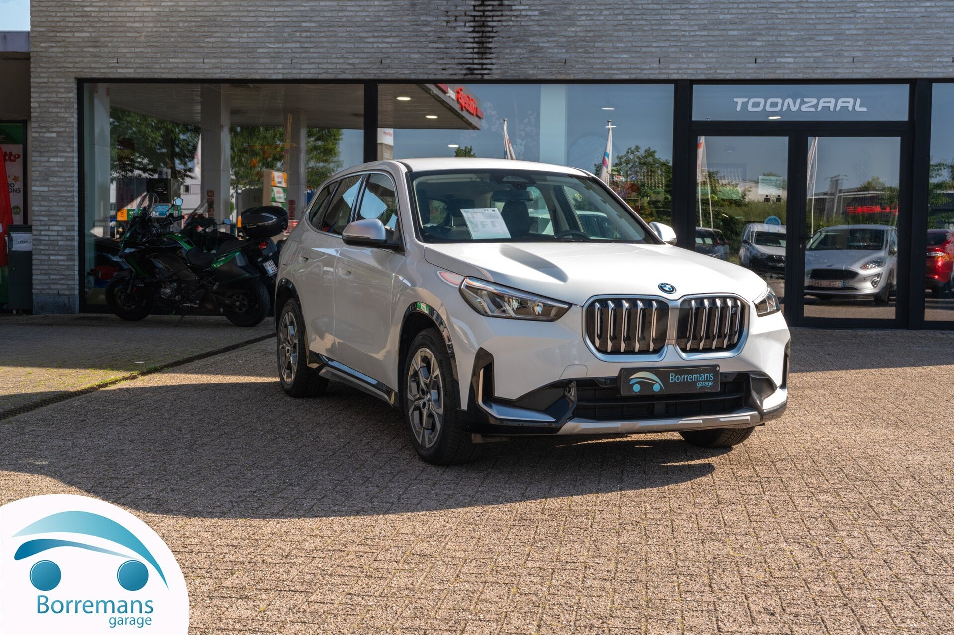 BMW iX1 X DRIVE 30 Soh97% X-LINE Camera/Leder/Carplay/Navi/, Auto's, BMW, Zwart, Wit, USB, 5 zetels