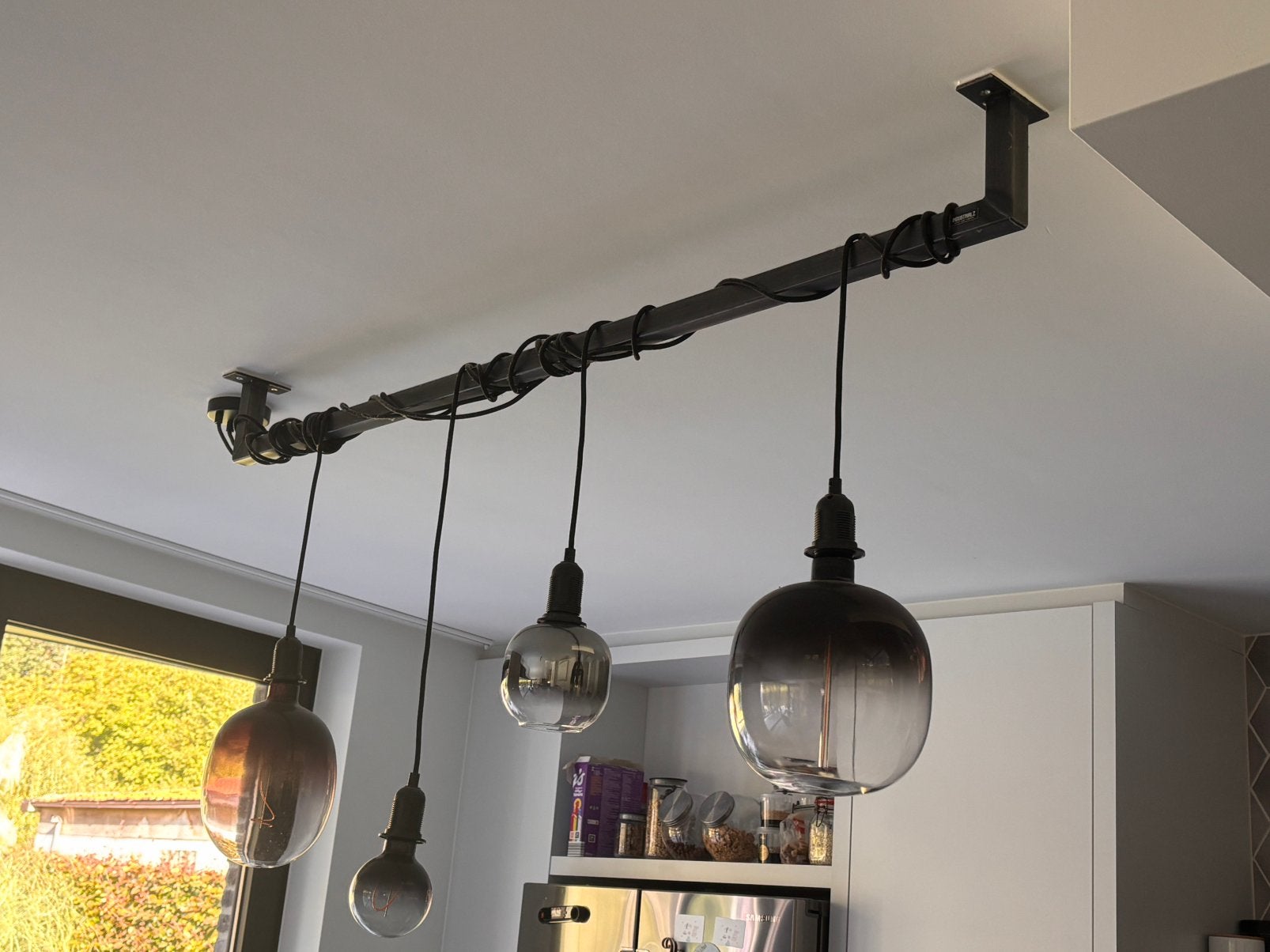 Zwarte metalen lightbar 4 lichten, Ophalen, Gebruikt, E27 (groot), Modern industrieel