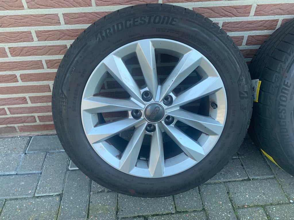 originele Audi A3 8Y 16 inch velgen met zomerbanden, Ophalen, 16 inch, Zomerbanden, Banden en Velgen