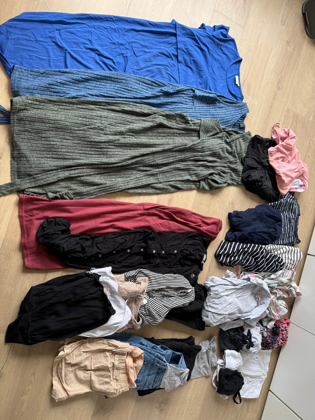 Pakket van zwangerschapskledij maat M en L - 29 stuks, Kleding | Dames, Ophalen, Zo goed als nieuw, Maat 38/40 (M)