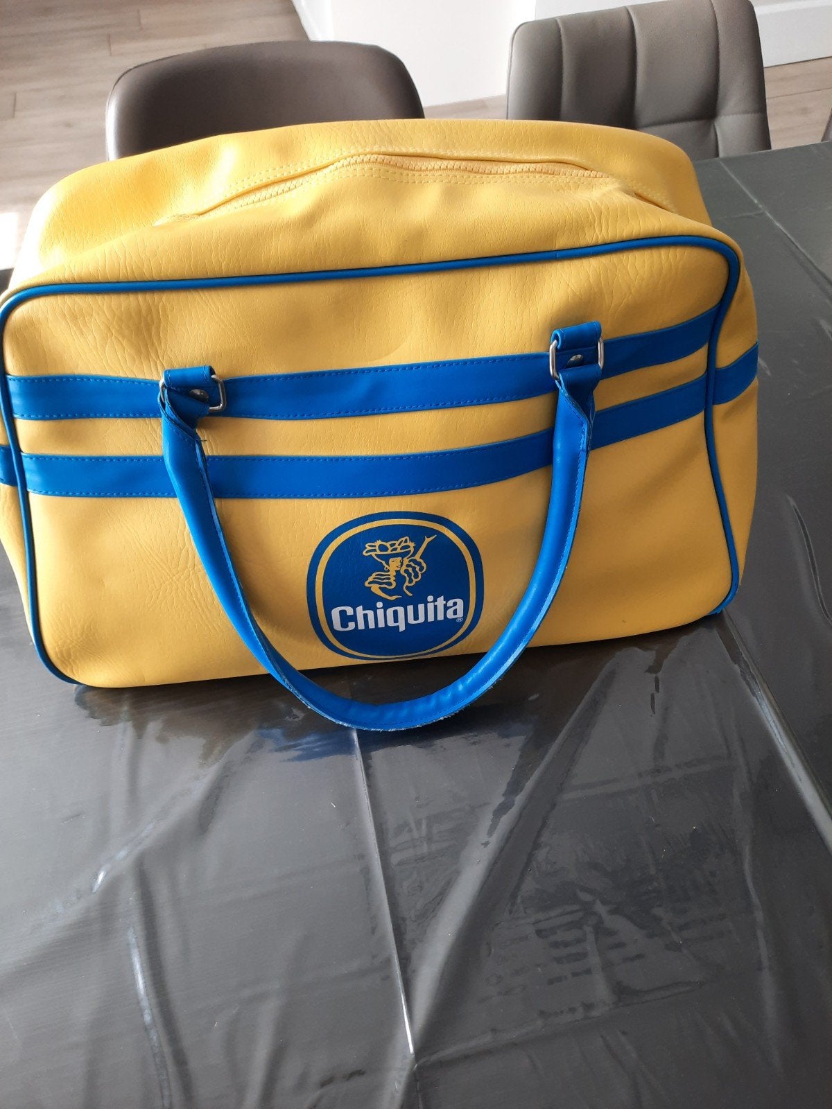 sac en similicuir chiquita des années 80/90, Moins de 35 cm, Comme neuf, Moins de 20 cm, 40 à 60 cm