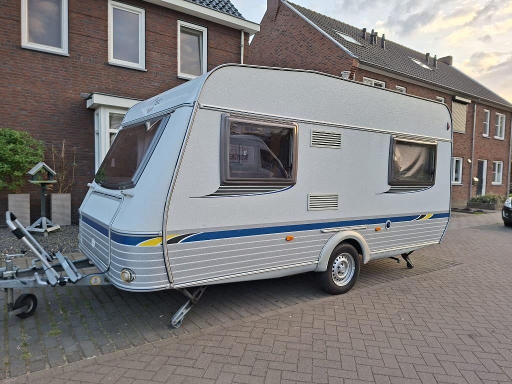 Tec Tour 390 P1. Inclusief isabella voortent en luifel, Caravans en Kamperen, Treinzit, 750 - 1000 kg, Particulier, 4 tot 5 meter
