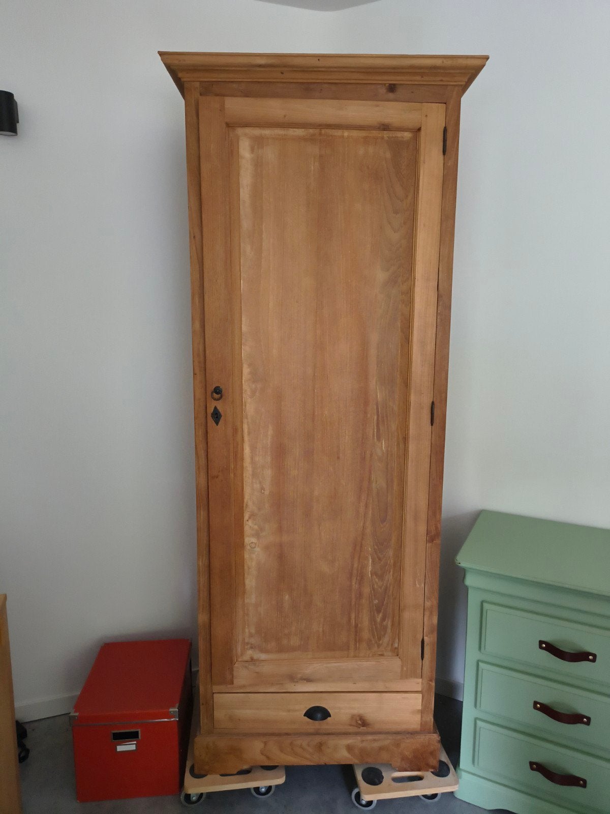 Massief houten kast, Ophalen