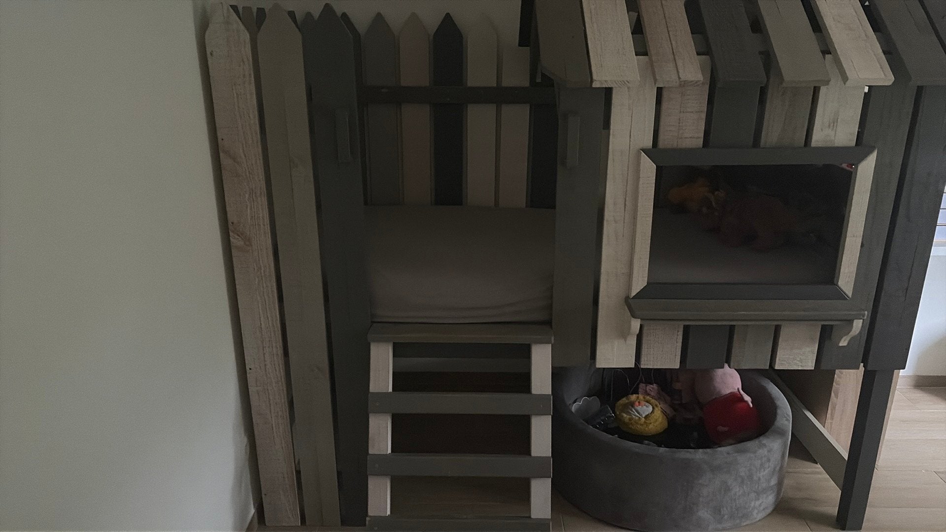 Lit bébé (cottage), Enlèvement, Comme neuf, Matelas