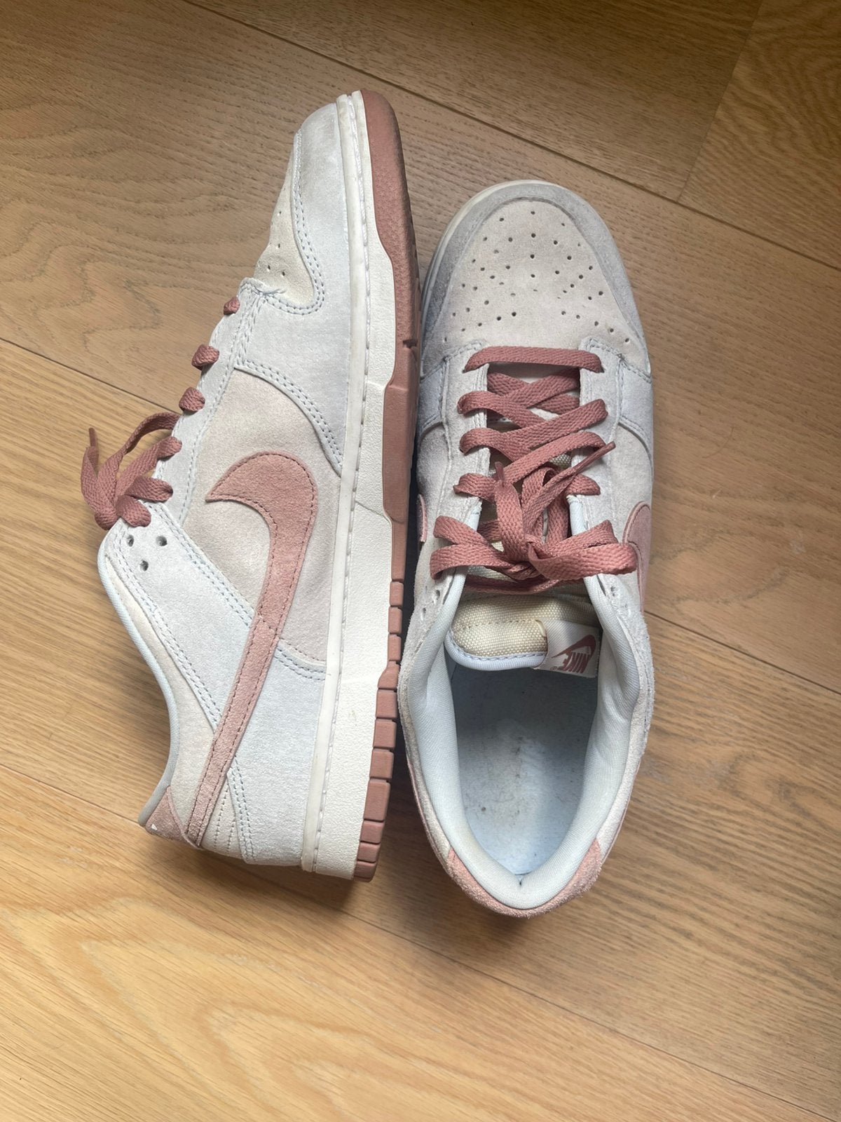 Dunk Low - roze fossiel, Kinderen en Baby's, Kinderkleding | Schoenen en Sokken, Ophalen of Verzenden, Zo goed als nieuw