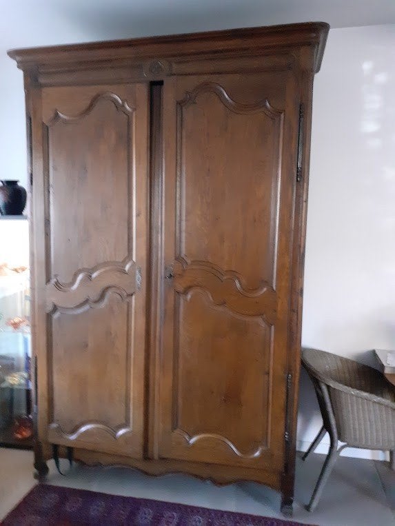 armoire de style Louis XV en chêne, Enlèvement