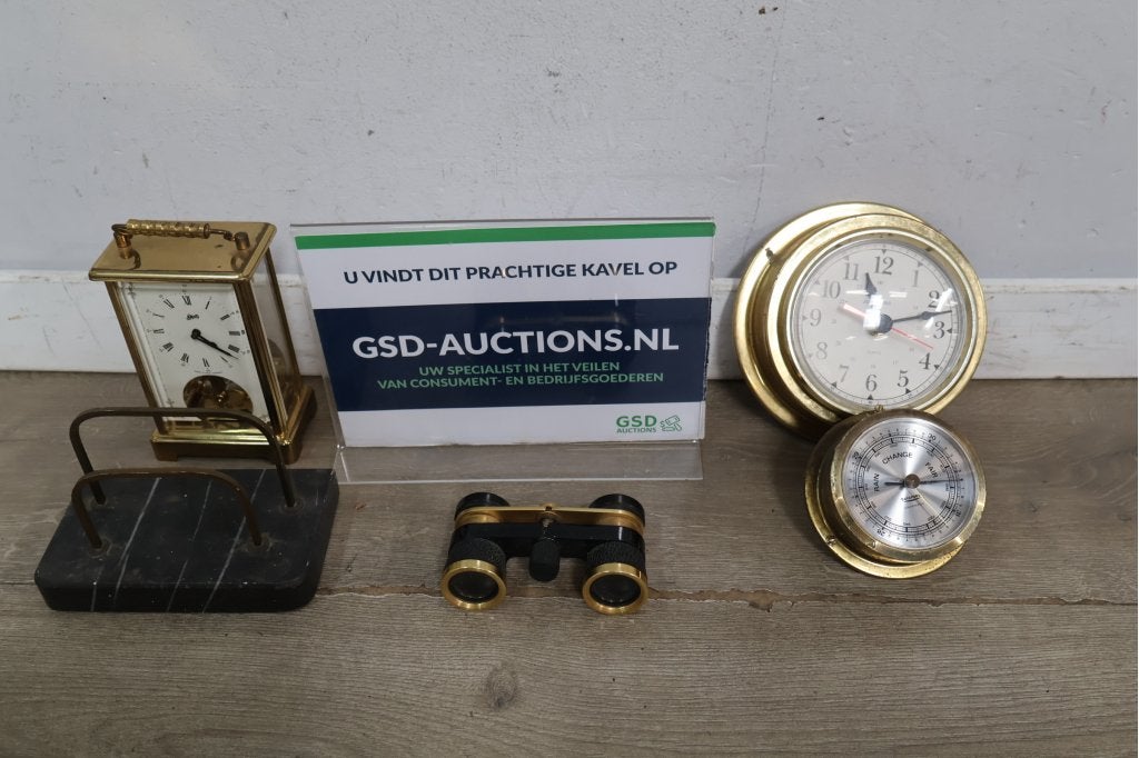 Set met oa vintage zakhorloge, verrekijker
