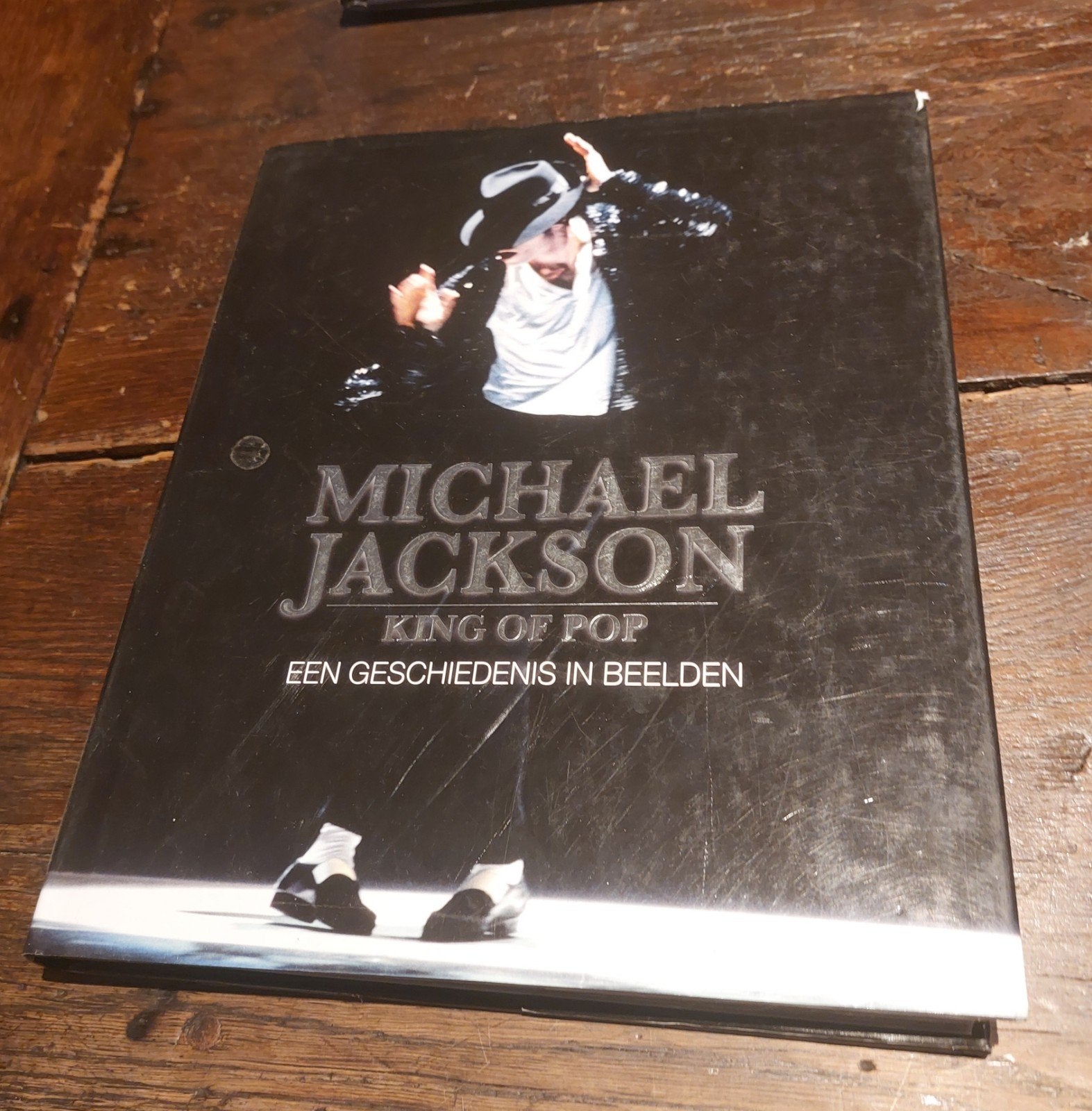 Michael Jackson, King of pop, een geschiedenis in beelden, Livres, Enlèvement ou Envoi