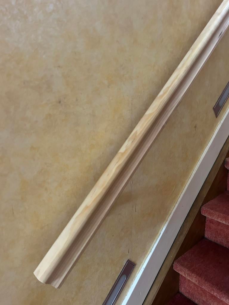 Houten trapleuning / wandleuning – stevig en stijlvol, Doe-het-zelf en Bouw, Ophalen, Zo goed als nieuw