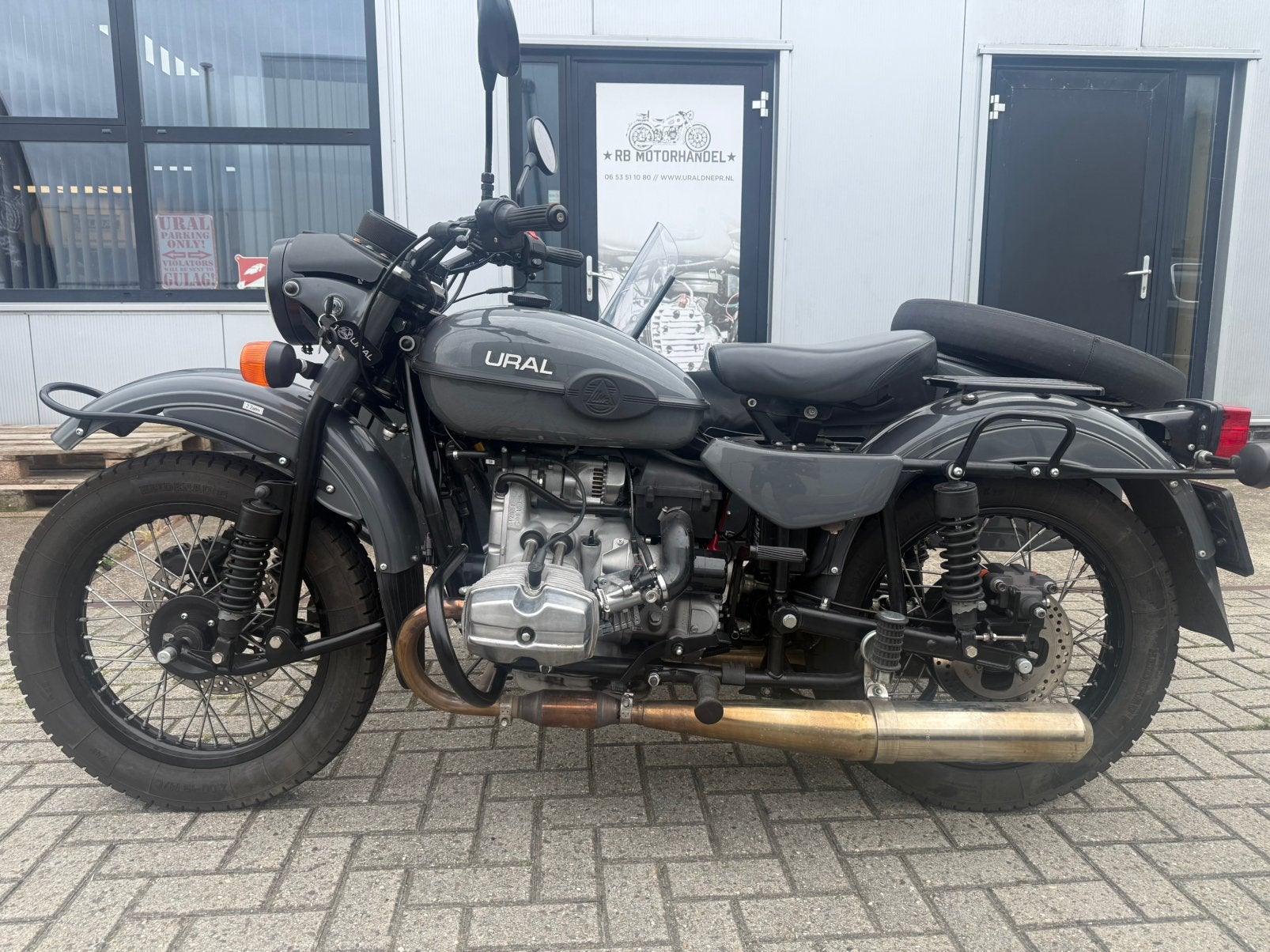 Touriste de l'Oural avec sidecar., Occasion, 2 cylindres, 12 à 35 kW, Manuelle