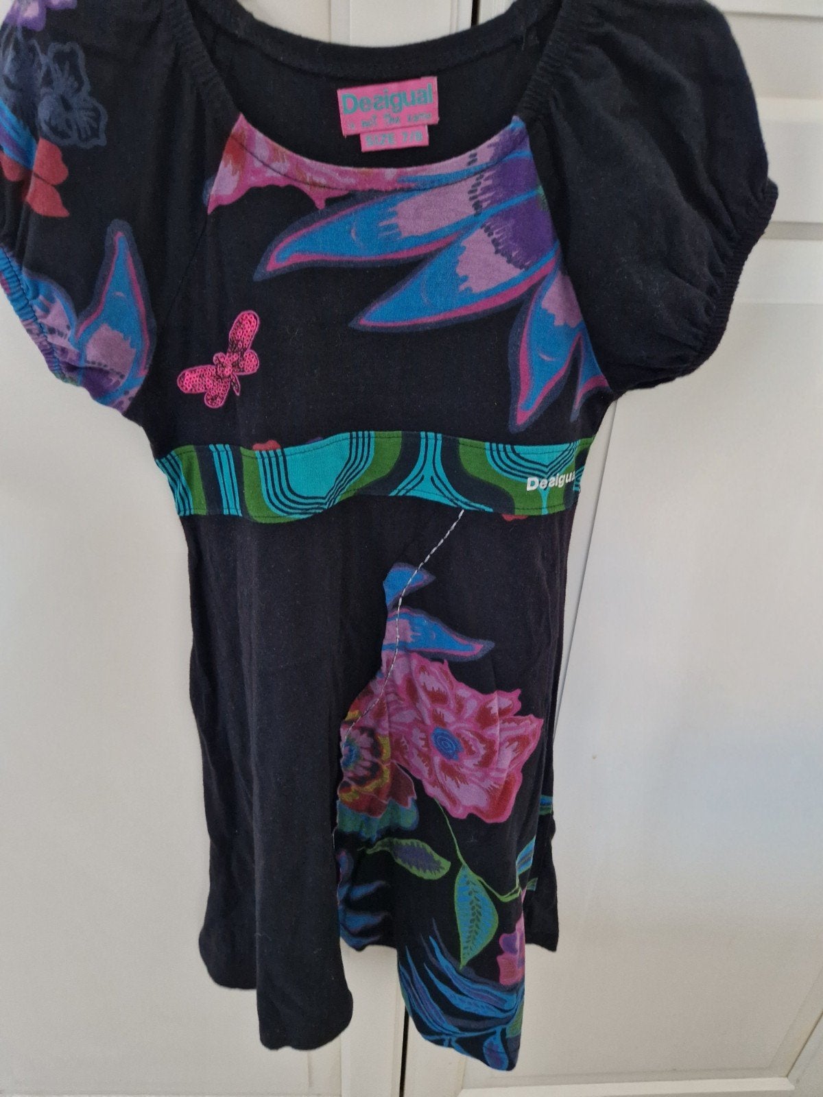 Heel mooi kleedje van Desigual in maat 122-128, Kinderen en Baby's, Desigual, Meisje, Ophalen of Verzenden, Zo goed als nieuw