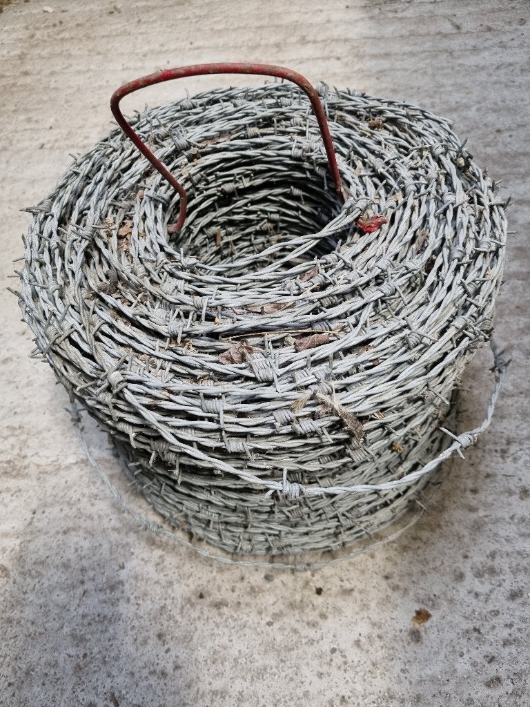 Prikkeldraad, Tuin en Terras, Ophalen, Zo goed als nieuw, 20 meter of meer, Prikkeldraad