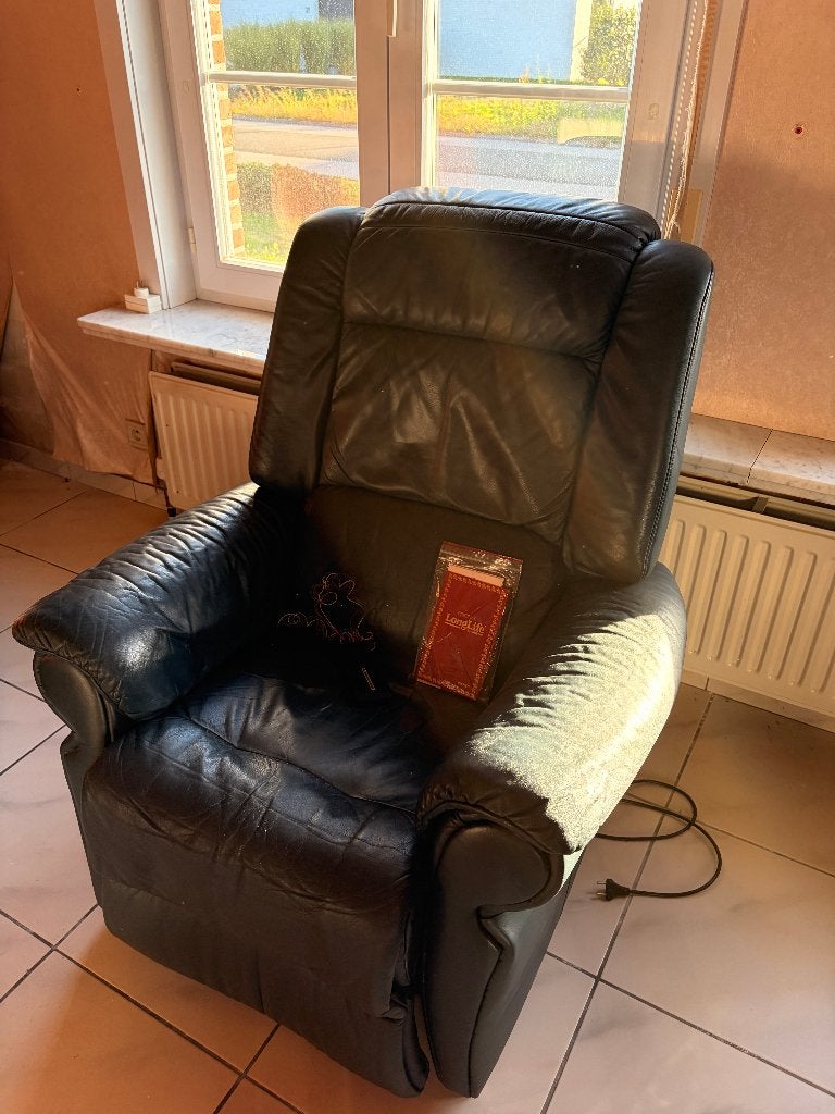 Lederen elektrische relaxzetel (LongLife Valdalpone), Ophalen, Gebruikt, Leer