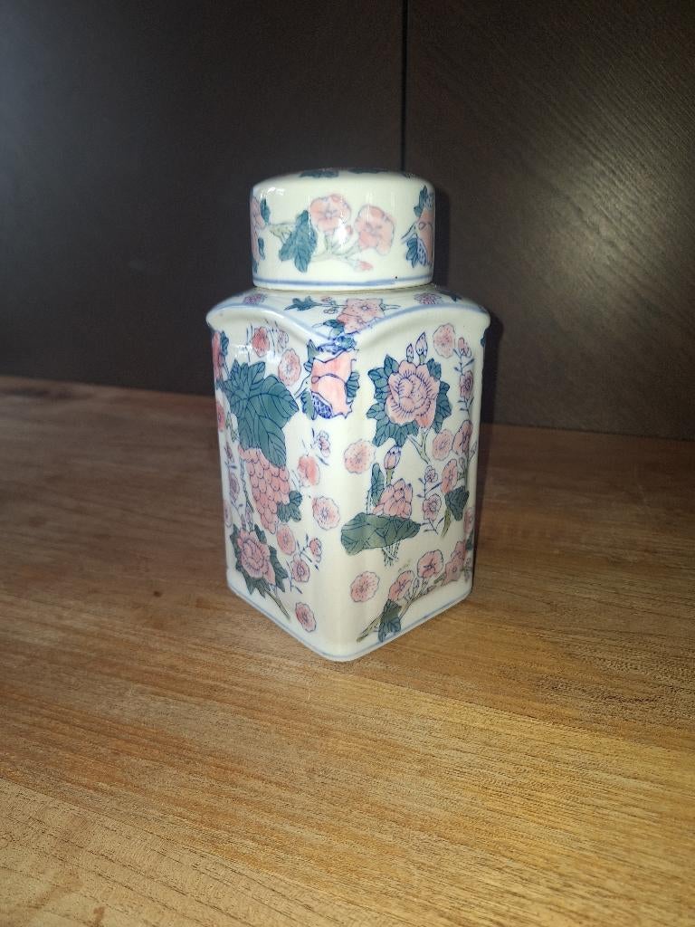 Pot en porcelaine, Enlèvement