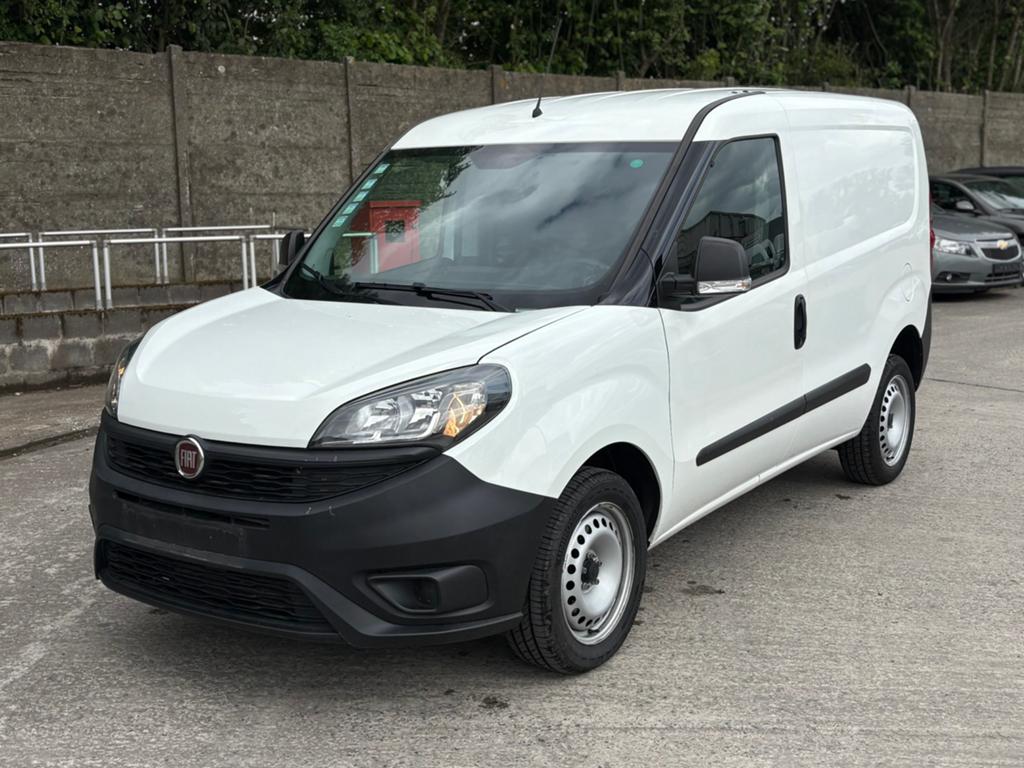 FIAT DOBLO 1.4i ESSENCE CNG 48.000KM AIRCO, 4 cilinders, Wit, Handgeschakeld, 1400 cc