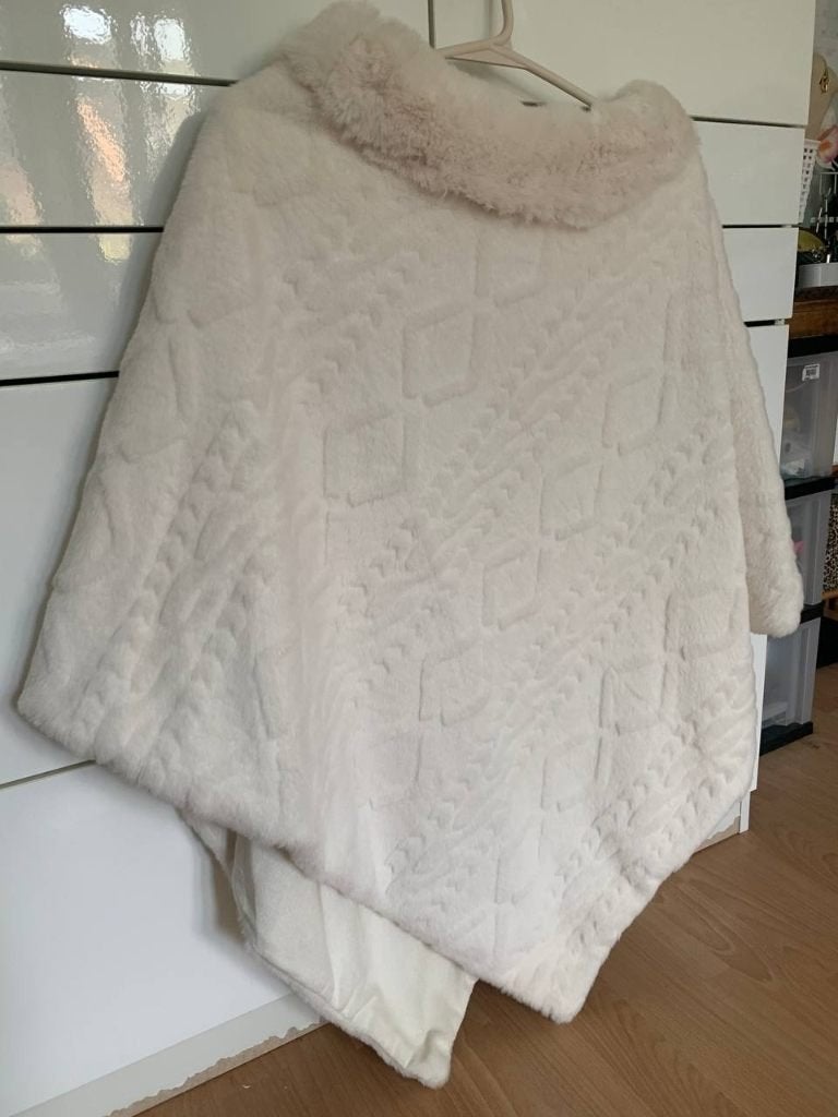 Een prachtige, elegante poncho, Lolalisa, Ophalen of Verzenden, Nieuw