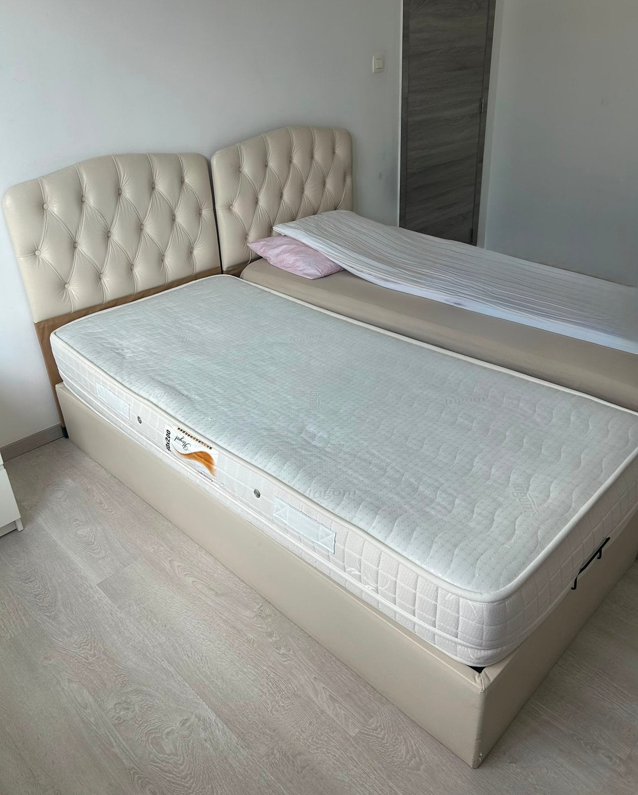 1 Wit/beige bed+ 1 matras, 90 cm, Beige, Une personne, Enlèvement