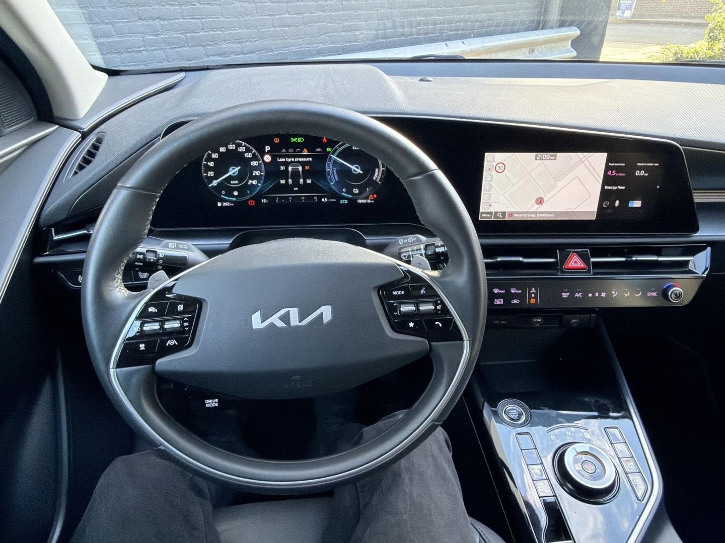 Kia Niro 1.6 GDi Hybrid ExecutiveLine | € 13.200,- NETTO!, Auto's, Automaat, Zwart, Hybride Elektrisch/Benzine, SUV of Terreinwagen