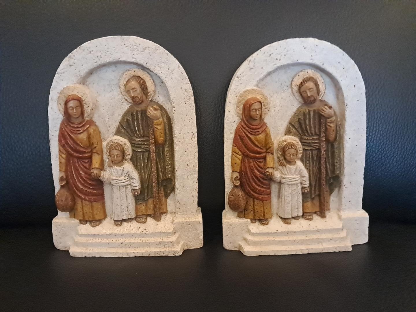 Set van 2 religieuze reliëfs – Heilige Familie, Verzamelen, Ophalen, Zo goed als nieuw, Beeld(je), Christendom | Katholiek