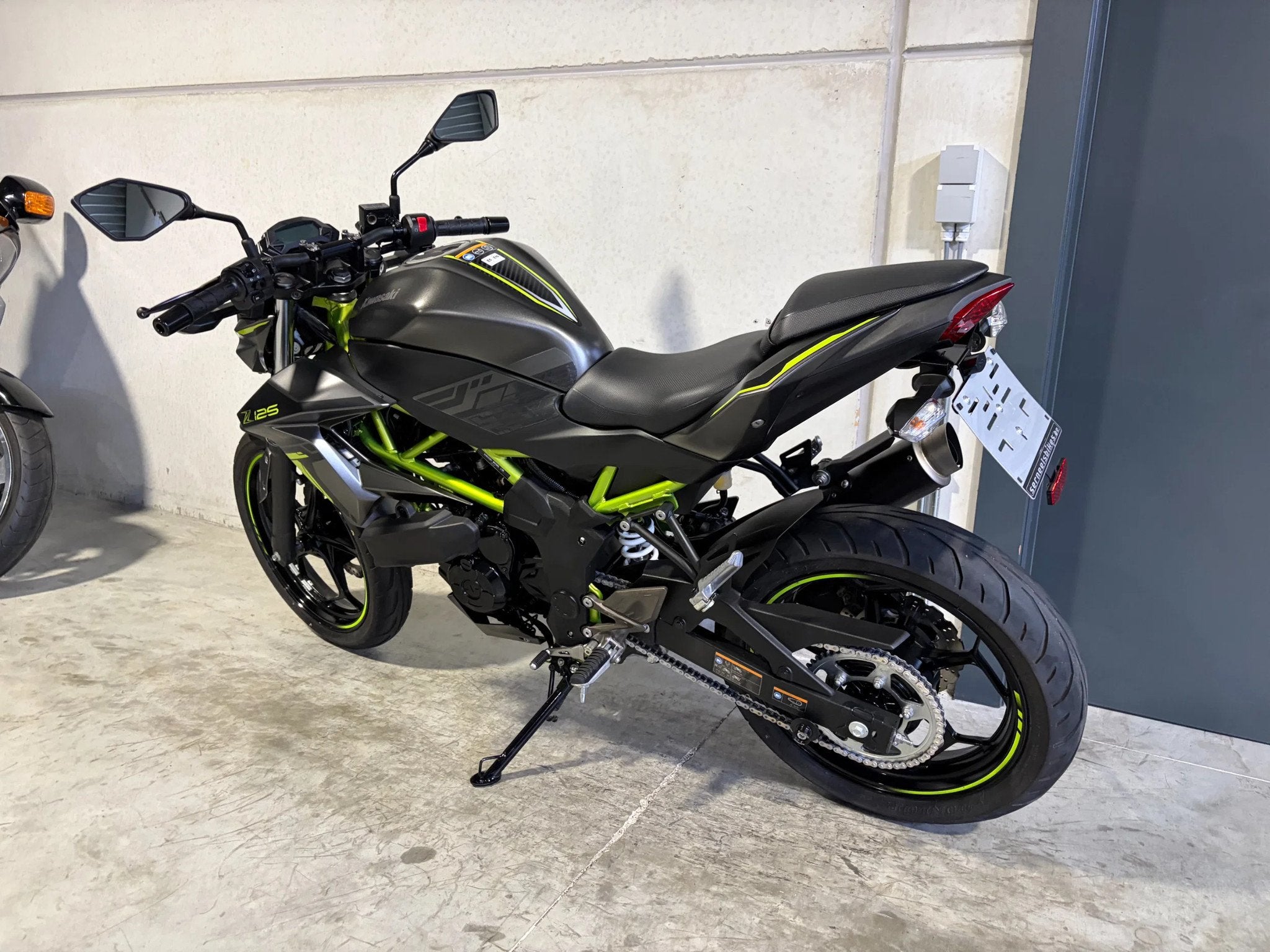 Kawasaki Z125 met tail tidy en sportuitlaat (bj 2025), Bedrijf, 125 cc, Overig, 11 kW of minder