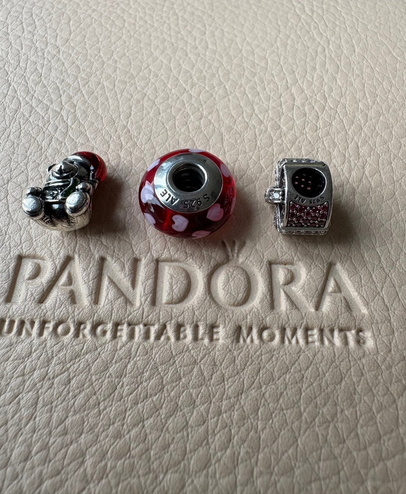 PANDORA KERST, Bijoux, Sacs & Beauté, Bracelets à breloques, Neuf, Enlèvement ou Envoi, Pandora, 2 ou 3 bracelets à breloques
