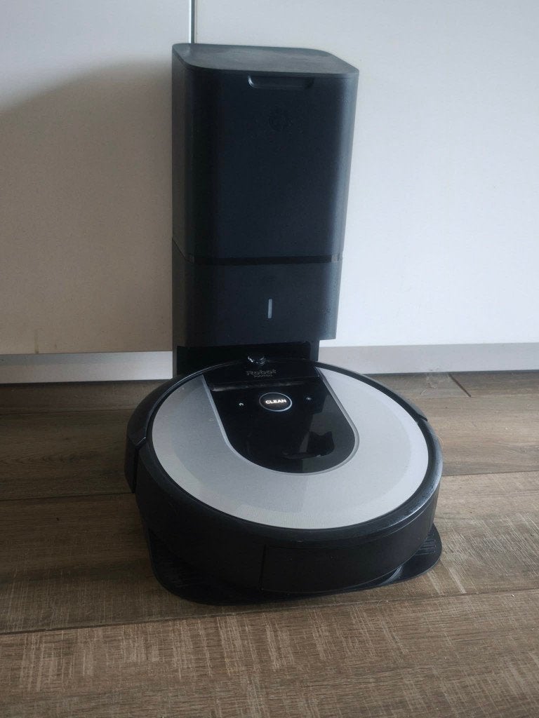 aspirateur IRobot Roomba i7 +, Electroménager, IRobot, Contrôlable via application, Sac à poussière, Comme neuf