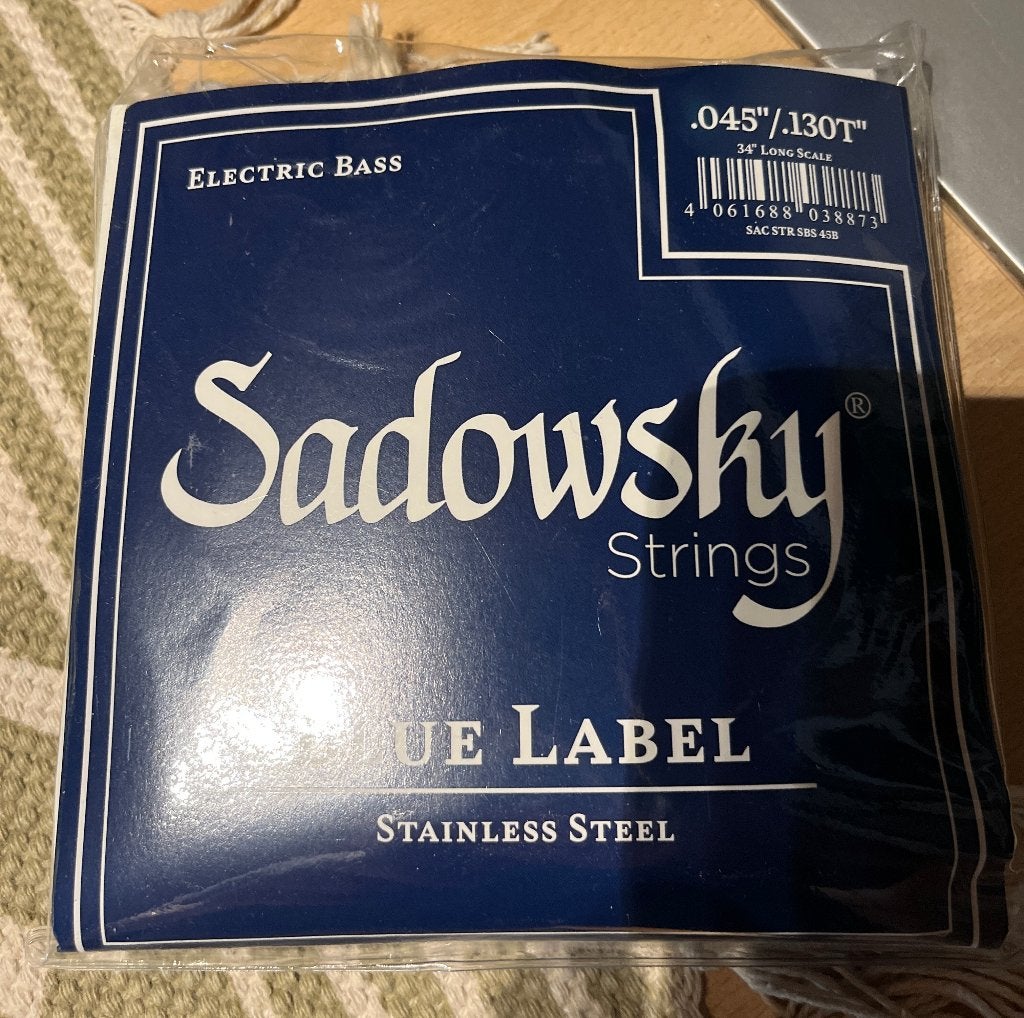 sadowsky blue label stainless steel 45-130t strings, Musique & Instruments, Instruments | Accessoires, Enlèvement ou Envoi, Neuf