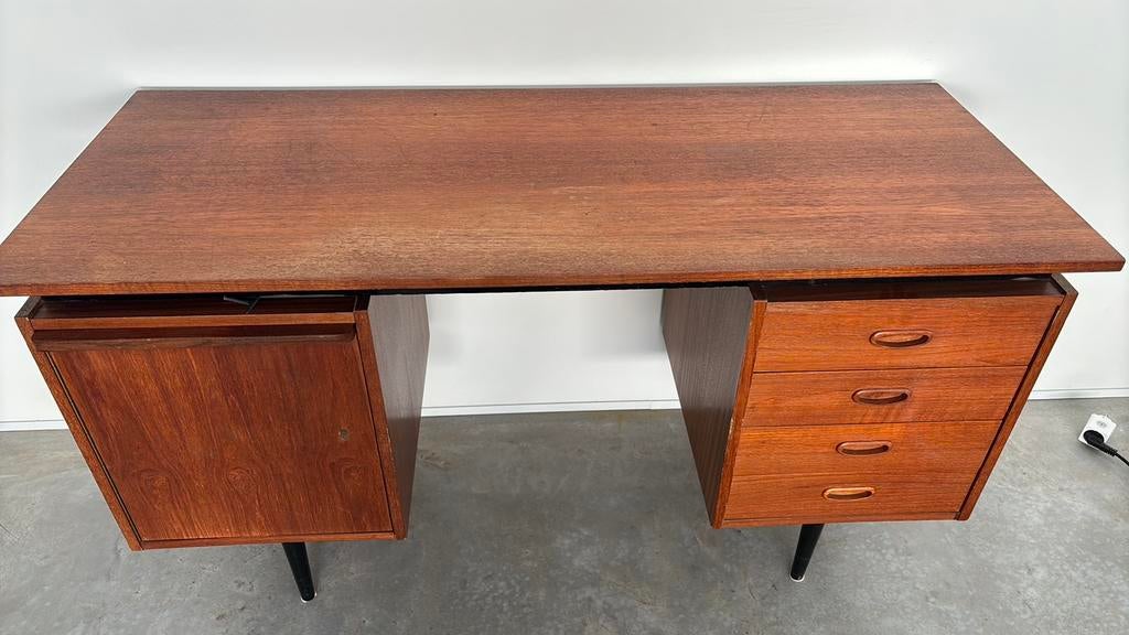 Vintage bureau, Huis en Inrichting, Ophalen, Overige typen, Gebruikt, Vintage