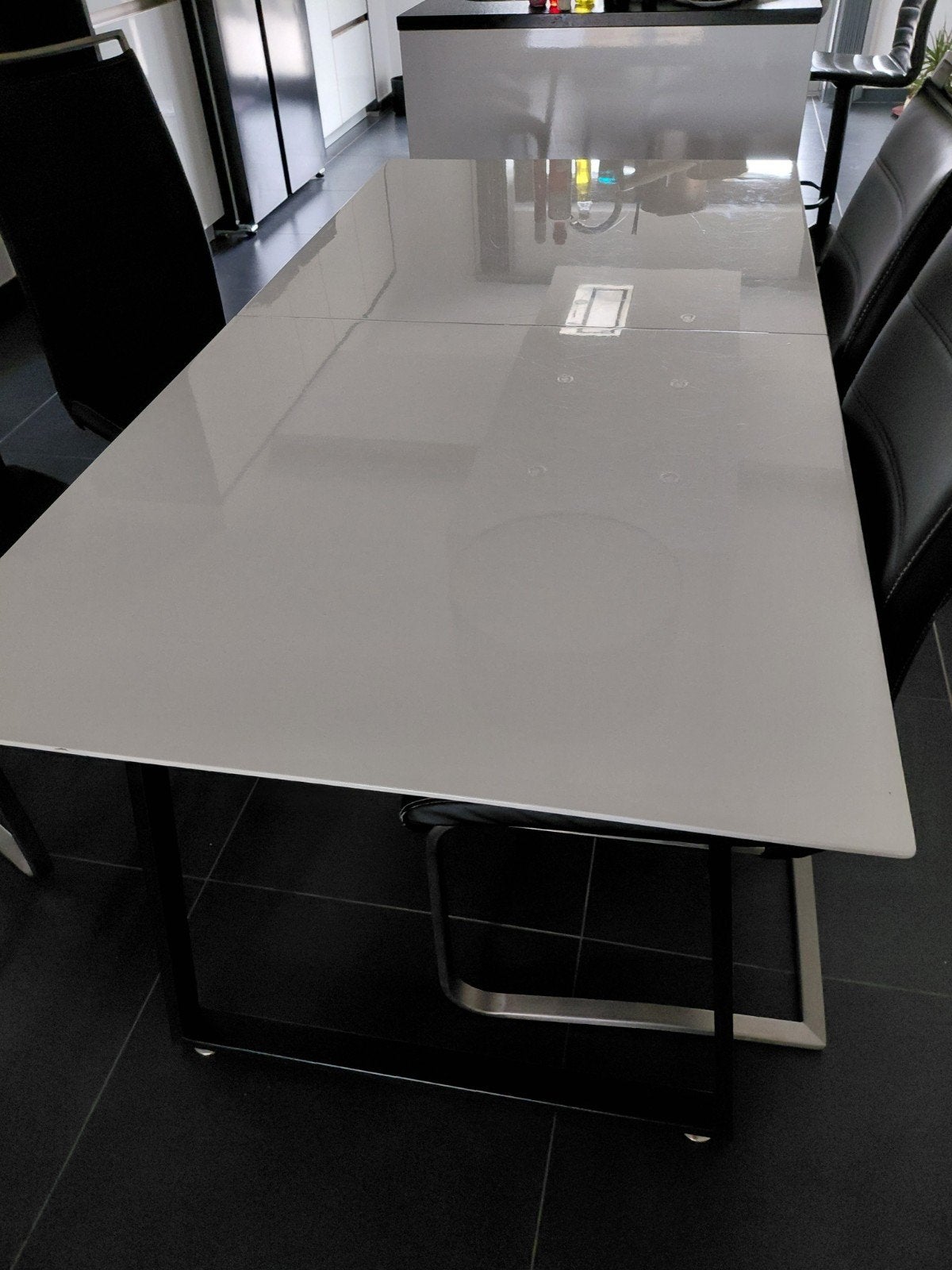Uitschuifbaar tafel met 4 stoelen, Enlèvement